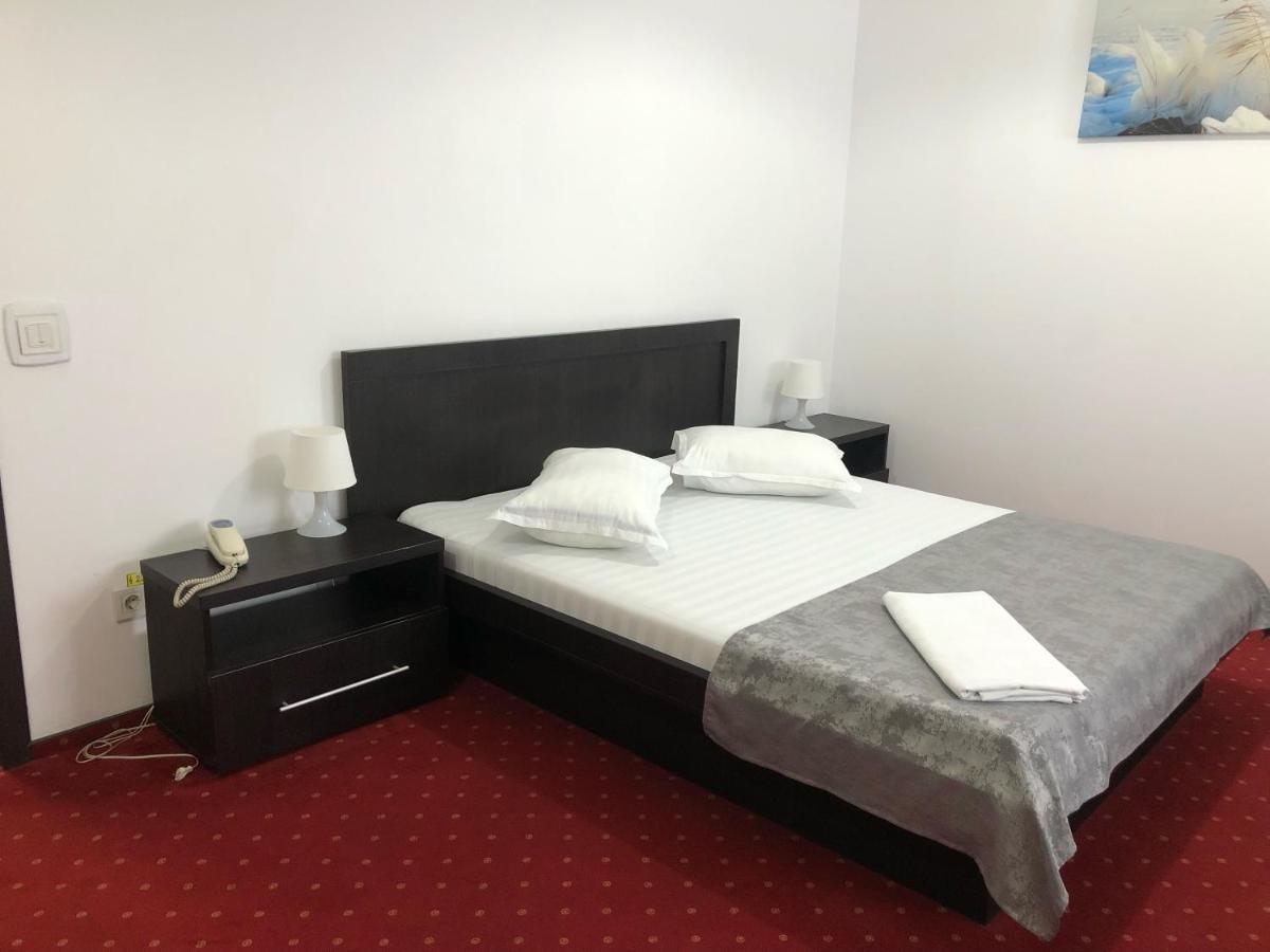Hotel Corona Drobeta Turnu Severin Buitenkant foto