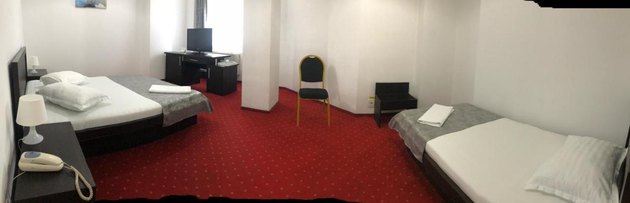 Hotel Corona Drobeta Turnu Severin Buitenkant foto
