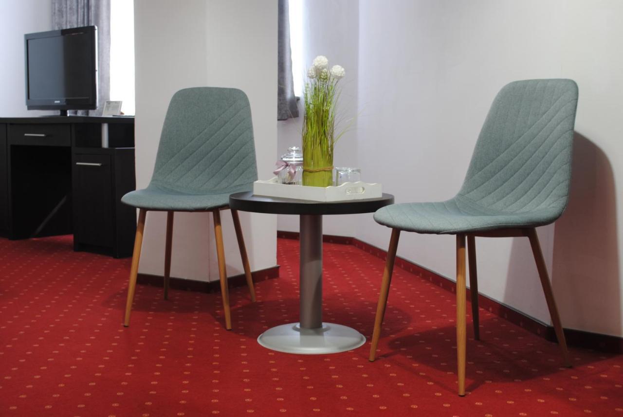 Hotel Corona Drobeta Turnu Severin Buitenkant foto