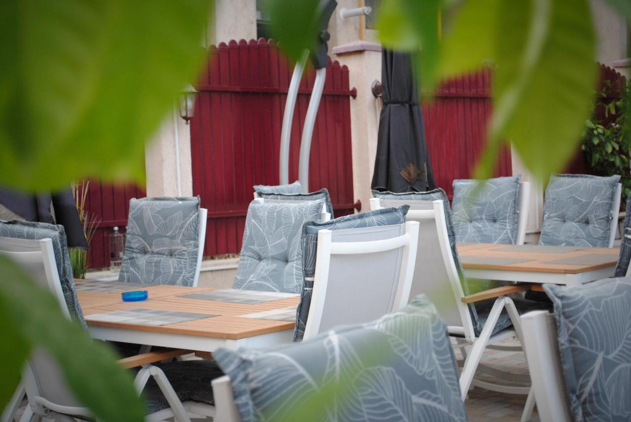 Hotel Corona Drobeta Turnu Severin Buitenkant foto