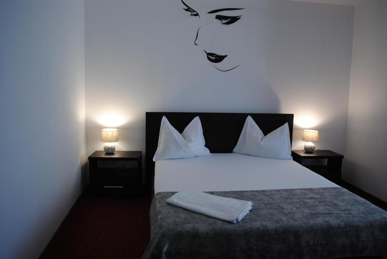 Hotel Corona Drobeta Turnu Severin Buitenkant foto