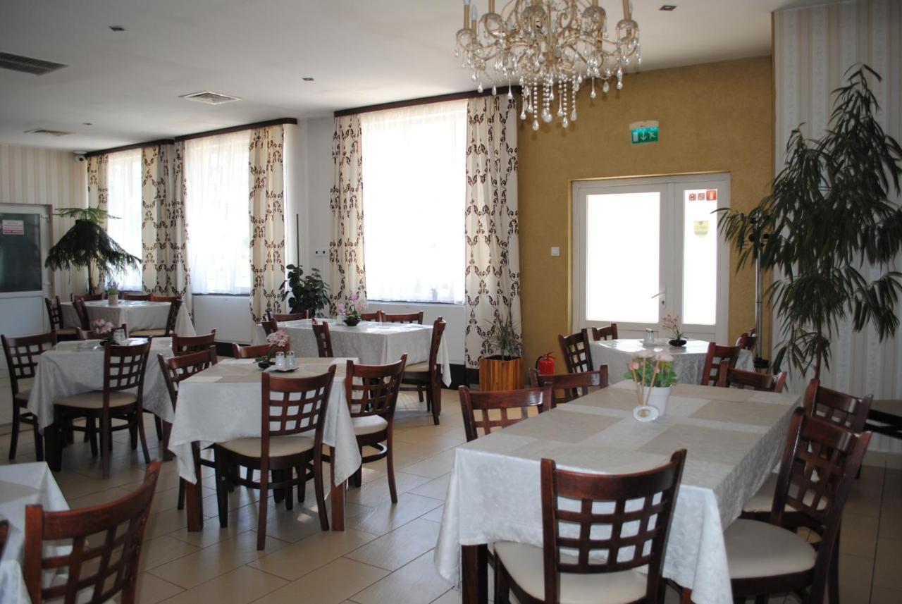 Hotel Corona Drobeta Turnu Severin Buitenkant foto