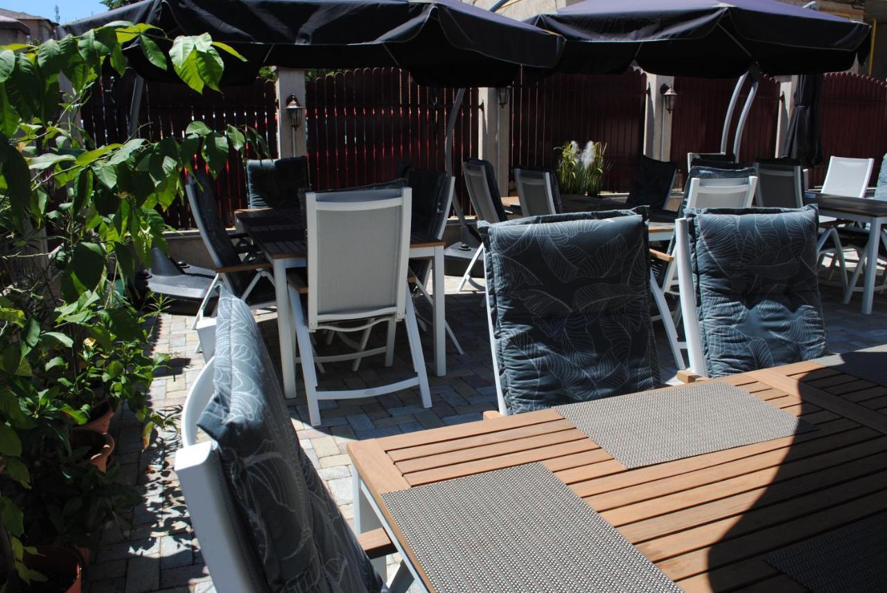 Hotel Corona Drobeta Turnu Severin Buitenkant foto