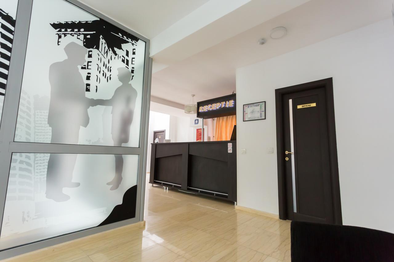 Hotel Corona Drobeta Turnu Severin Buitenkant foto