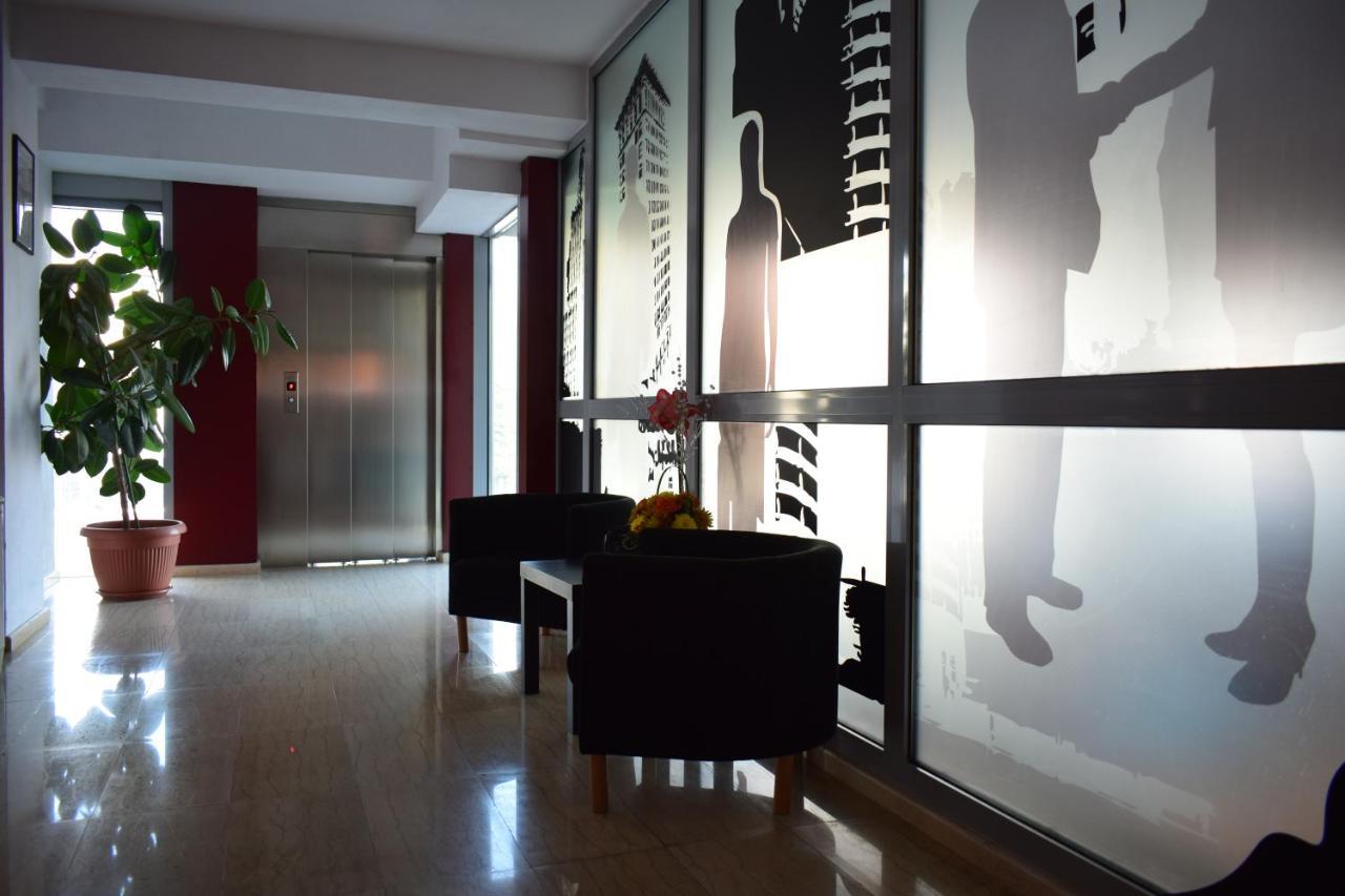 Hotel Corona Drobeta Turnu Severin Buitenkant foto