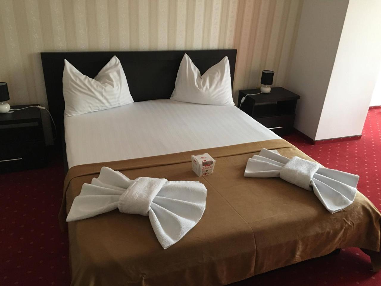 Hotel Corona Drobeta Turnu Severin Buitenkant foto
