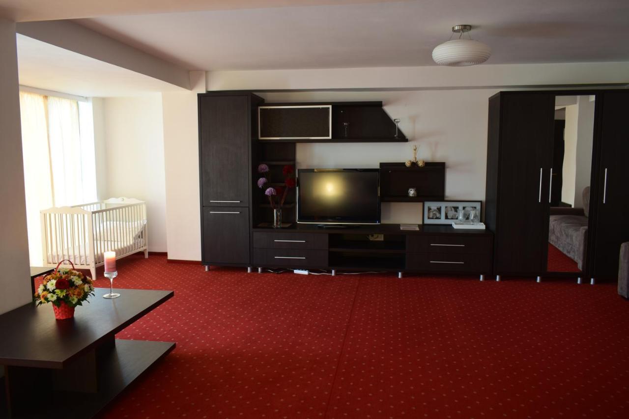 Hotel Corona Drobeta Turnu Severin Buitenkant foto